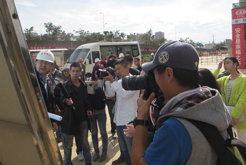 15家中央、省、市媒體聚焦市政分公司盤龍區(qū)公租房建設(shè)情況