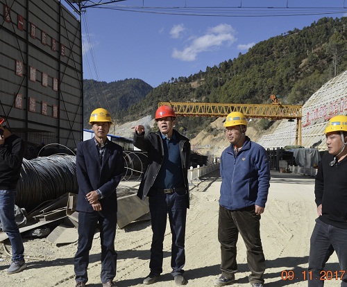 公司領(lǐng)導(dǎo)調(diào)研香麗高速六標段