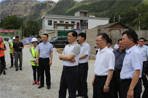 省委書記陳豪到巧家縣白鶴灘鎮(zhèn)異地扶貧安置項目指導(dǎo)工作