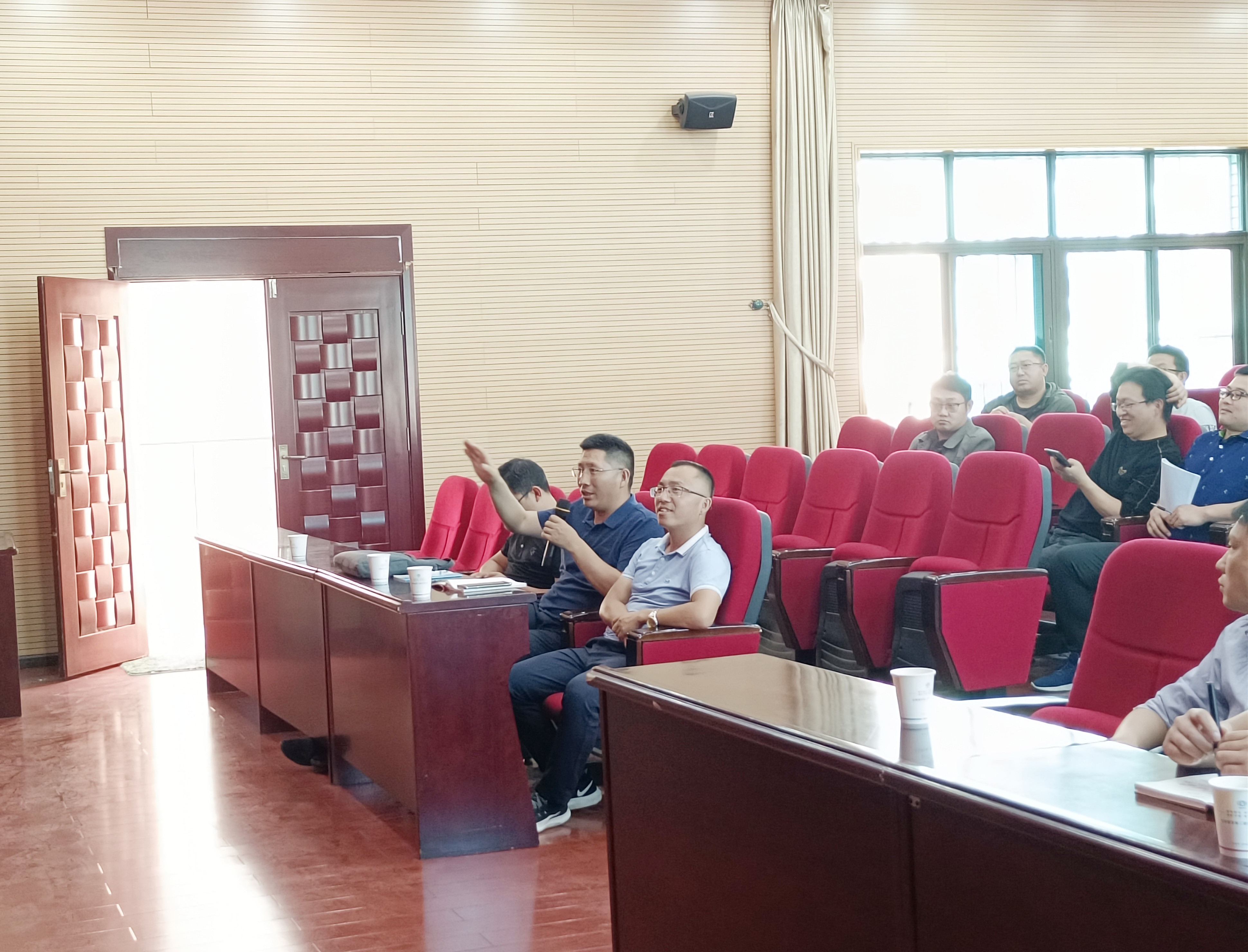 【公司動(dòng)態(tài)】公司組織開展公路工程現(xiàn)澆箱梁施工及質(zhì)檢、試驗(yàn)資料培訓(xùn)
