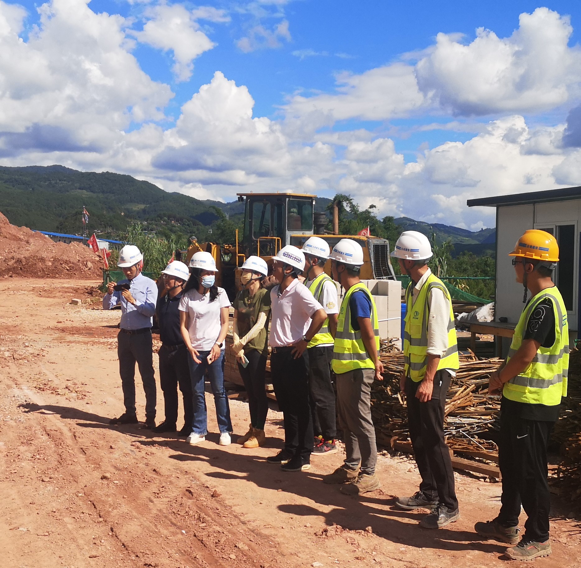 【我為群眾辦實事】萬向遵一行調(diào)研瀾滄縣傳染病醫(yī)院建設(shè)項目