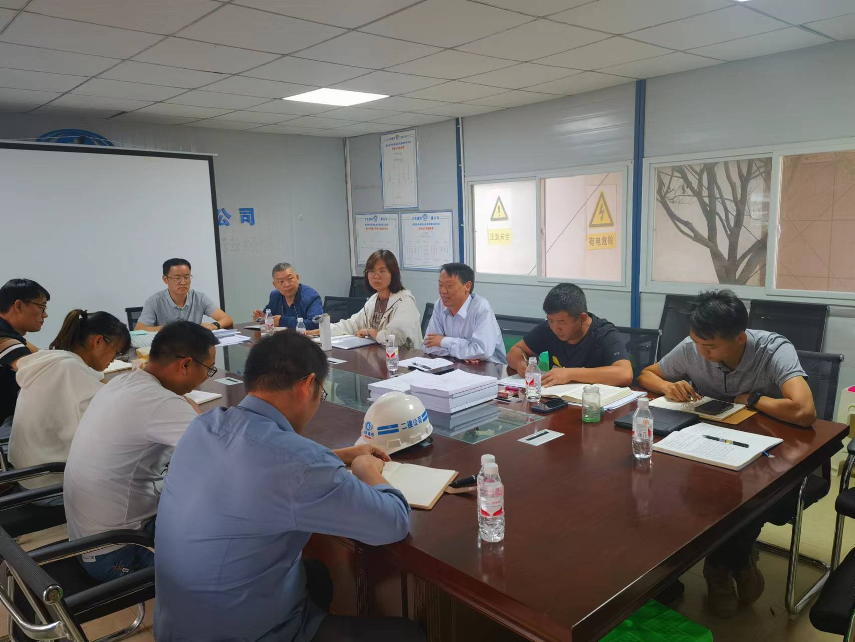 【貫徹一線工作法】陳定華到威信縣中醫(yī)院建設(shè)項(xiàng)目、威信縣糧食倉(cāng)儲(chǔ)設(shè)施建設(shè)項(xiàng)目開(kāi)展安全大排查大整治工作
