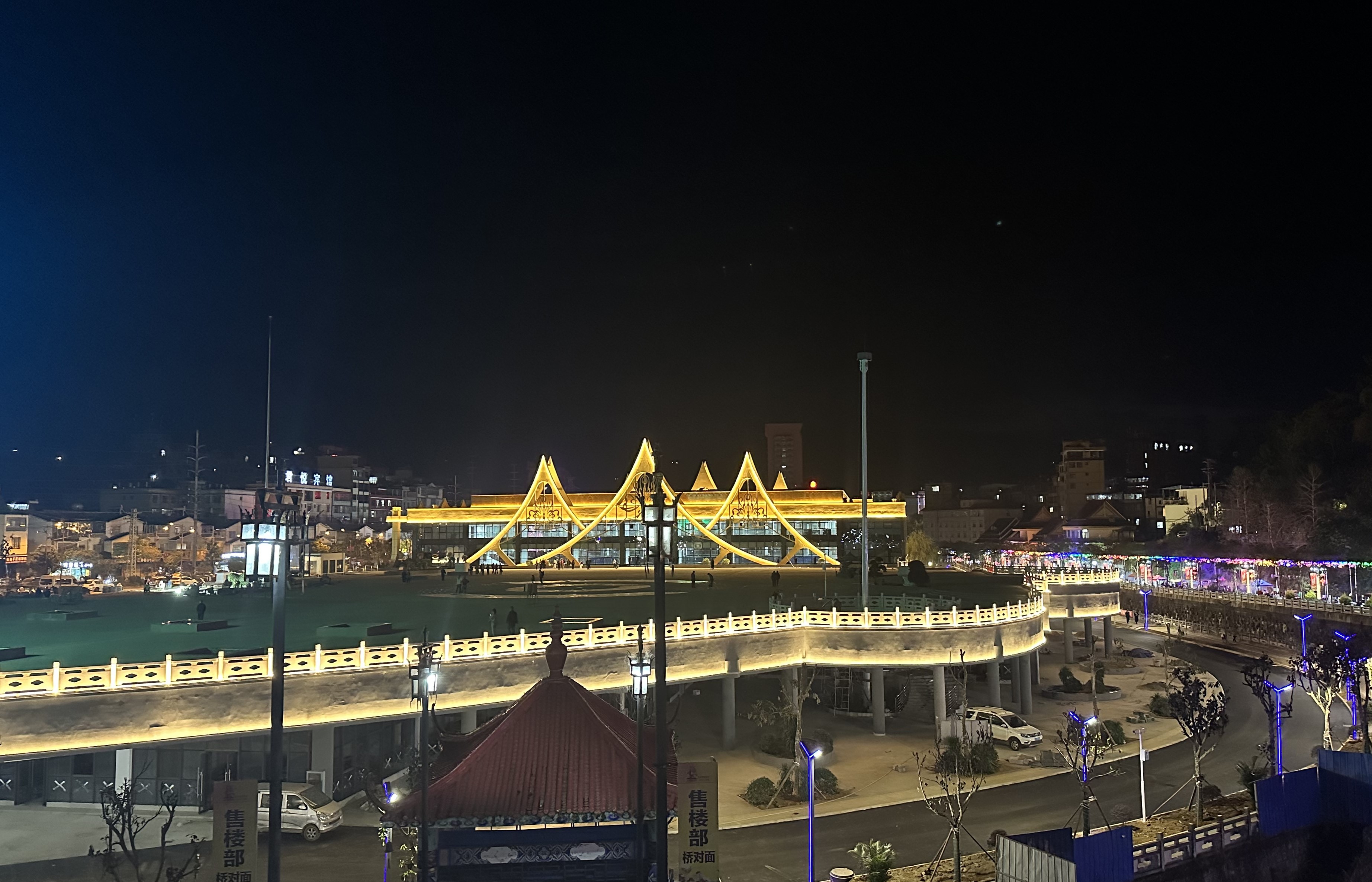 【百日攻堅(jiān)】百日攻堅(jiān)新進(jìn)展！金平縣國(guó)門文化交流中心項(xiàng)目順利交付